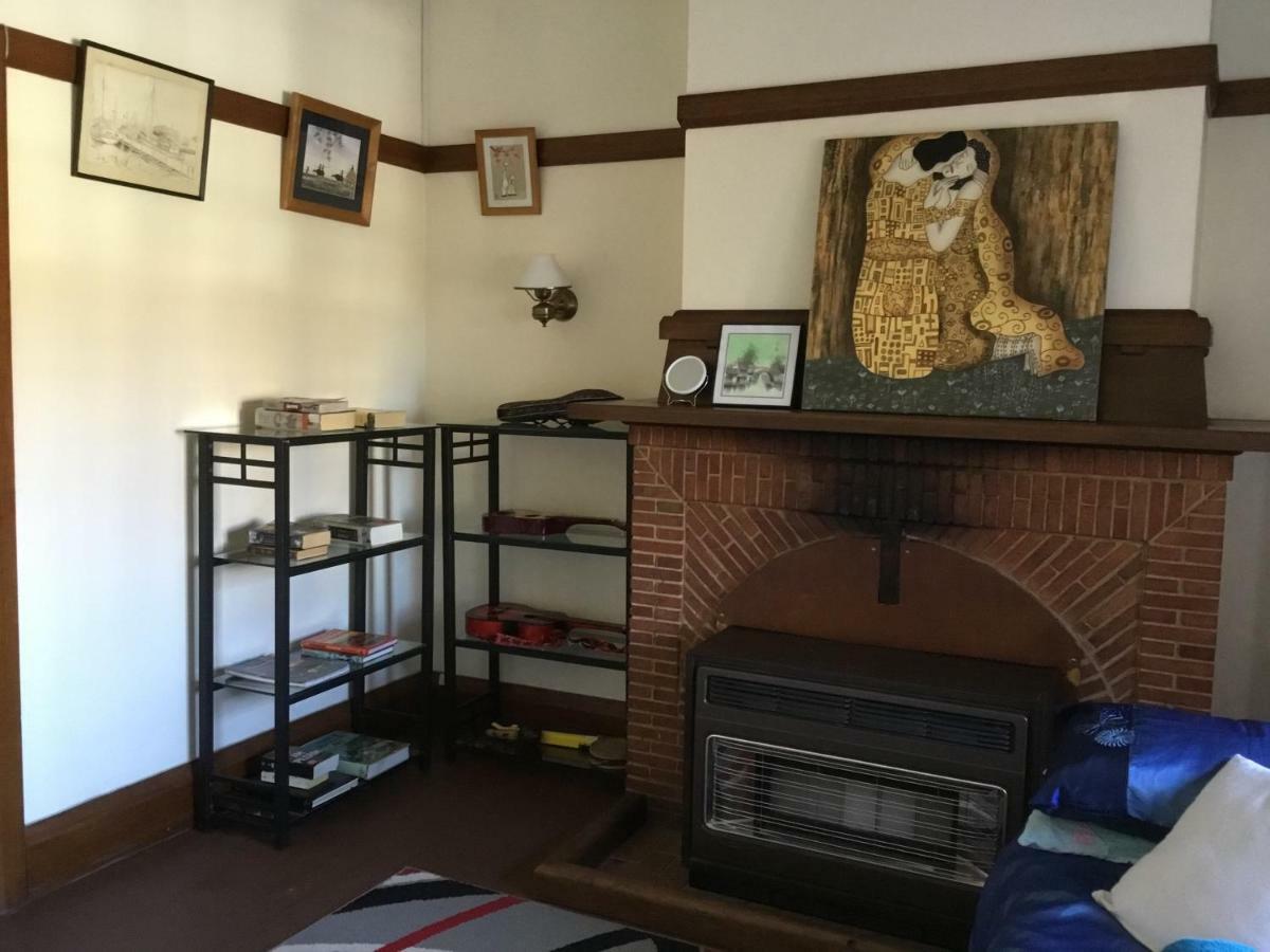 Fireside Inn Guesthouse Гоулбёрн Экстерьер фото